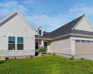 6334 Chateau Ct Exterior